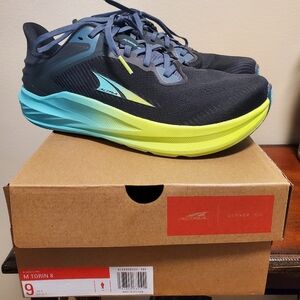 Like New Men's Altra Torin 8